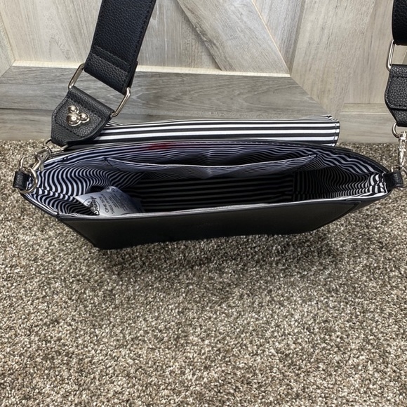 Mickey Mouse Icon Square Crossbody Bag - Enamel Pin Purse - Pin Crossbody - Picture 5 of 8